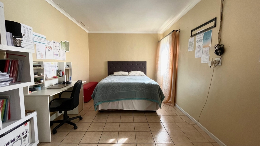 6 Bedroom Property for Sale in Onverwacht Western Cape